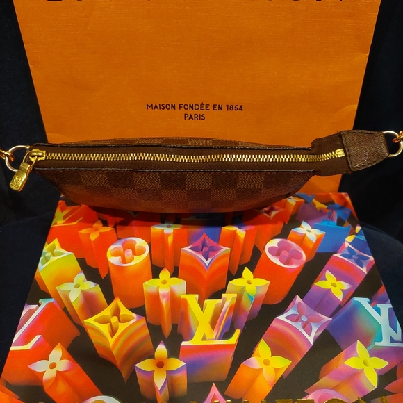 Bucket Marais Pochette Louis Vuitton w/New Coach Gold Crossbody Chain - Picture 12 of 16